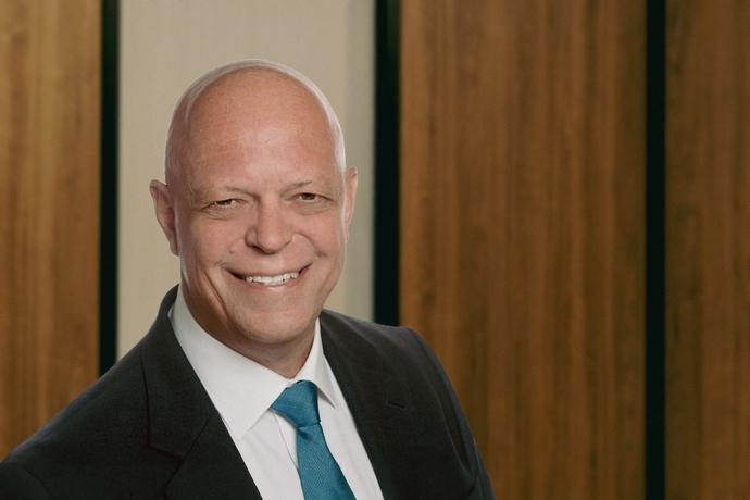 Das Bild zeigt einen Interim Manager und zertifizierten Sanierungsberater.