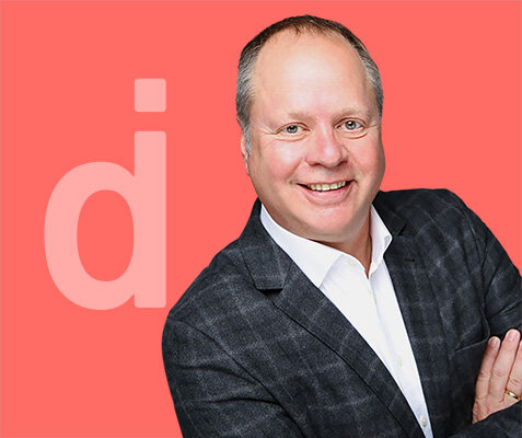 Führungskraft optimiert Supply Chains