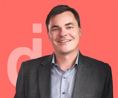 IT-savvy expert for sales and product management