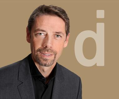 Internationally experienced businessman makes business models successful