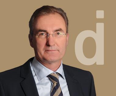 Financial expert for international projects in production and R&D