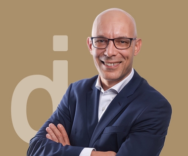 Ein Experte für Geschäftsentwicklung im internationalen B2B-Bereich.
