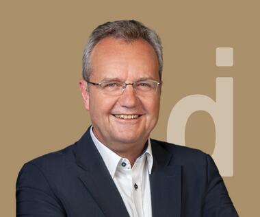 Specialist for aftersales and B2B services with experience in Asia