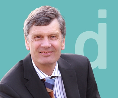 Ein Executive für Produktion in Medizintechnik und Life Sciences.
