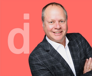 Führungskraft optimiert Supply Chains – auch global