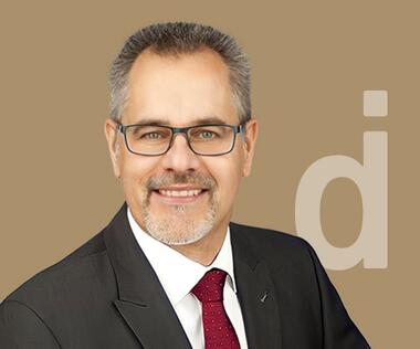 Cross-industry financial expert