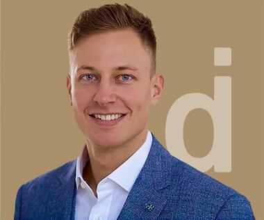 Sales manager digitizes B2B sales