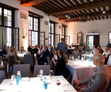 The picture shows the guests of the summer party of Deutscher Interim AG and Bayern Consult.