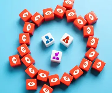 Interim Management Human Resources: The picture shows several cubes representing a company structure.