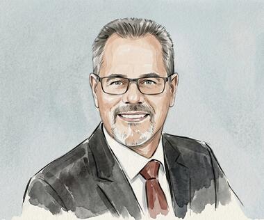 Branchenübergreifend tätiger Finanzexperte 