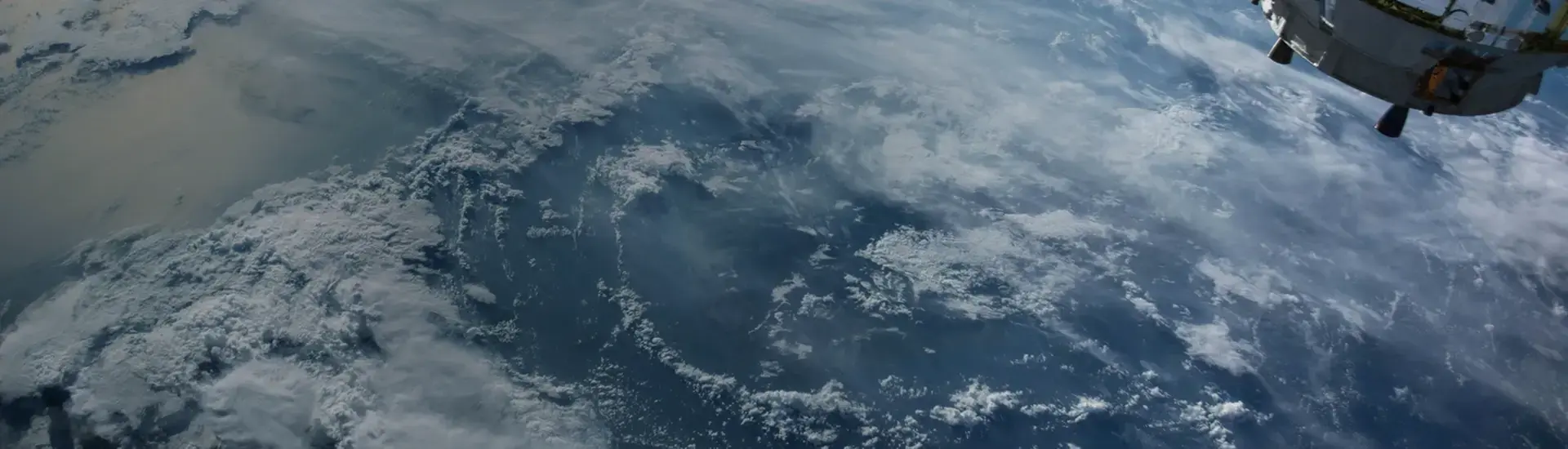 Interim Management Aerospace: The picture shows the view of the earth from space.