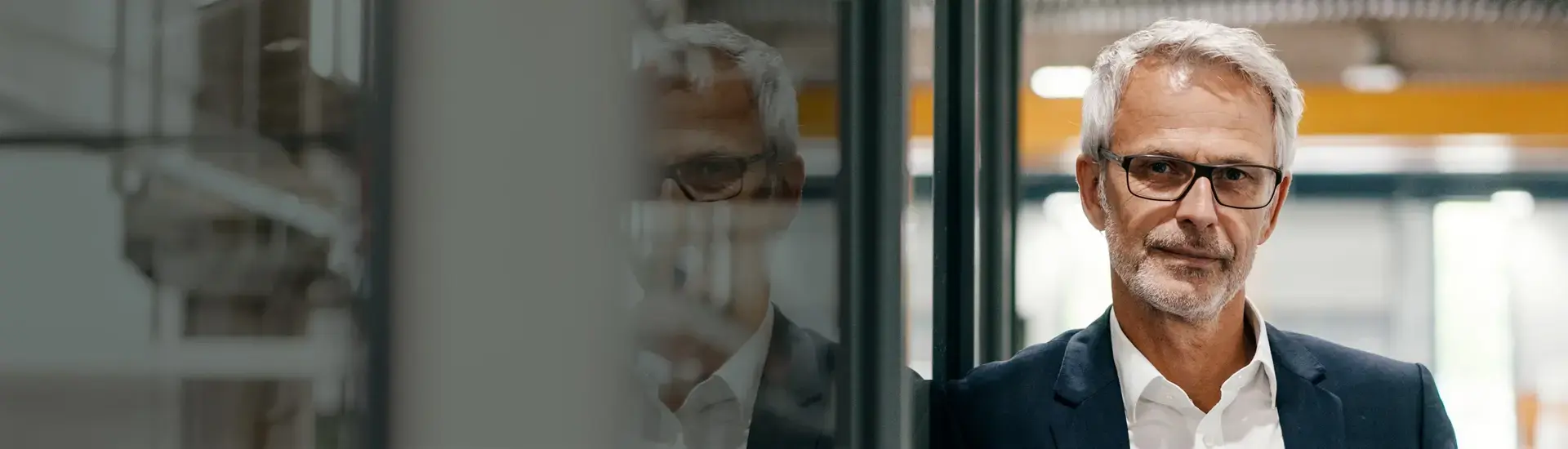 Interim CRO: The picture shows an interim CRO with a serious face.