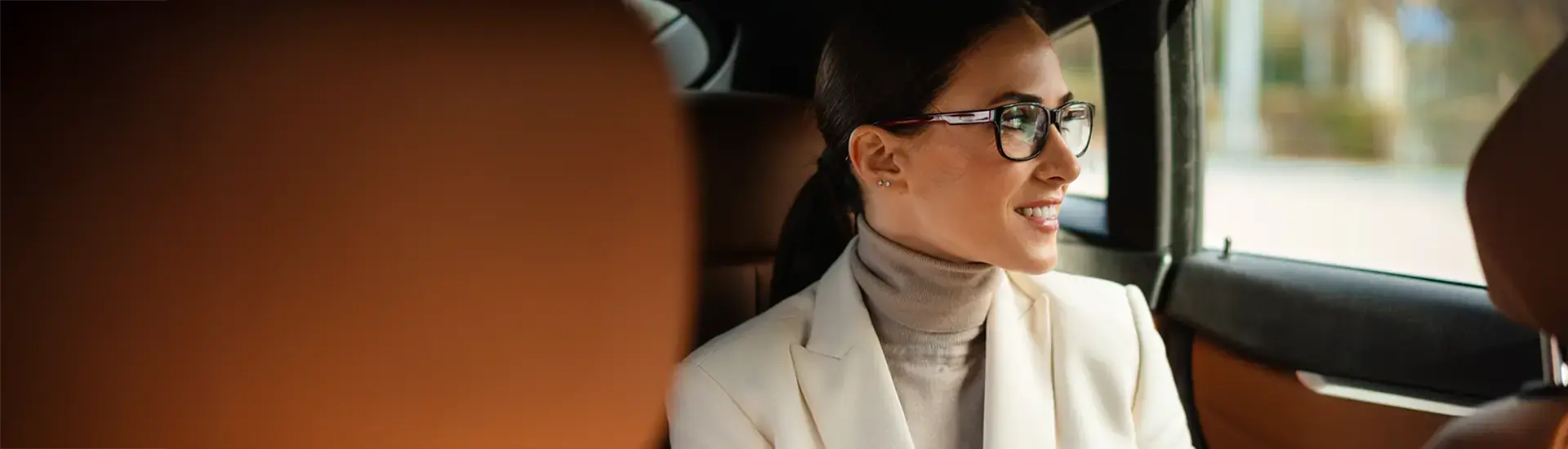 Interim CSO: The picture shows an interim CSO in a car on the way to a sales appointment.