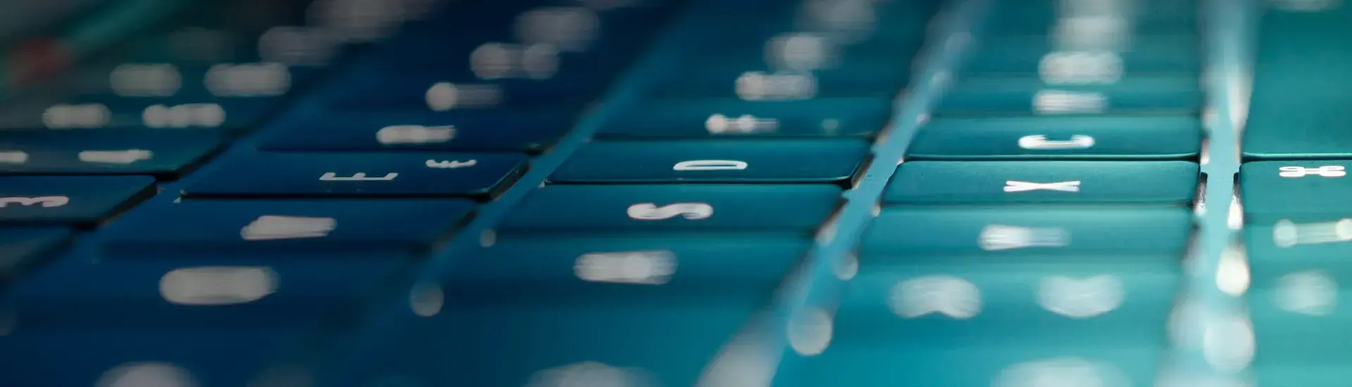 Interim Management IT Support: The picture shows a close-up of a keyboard.