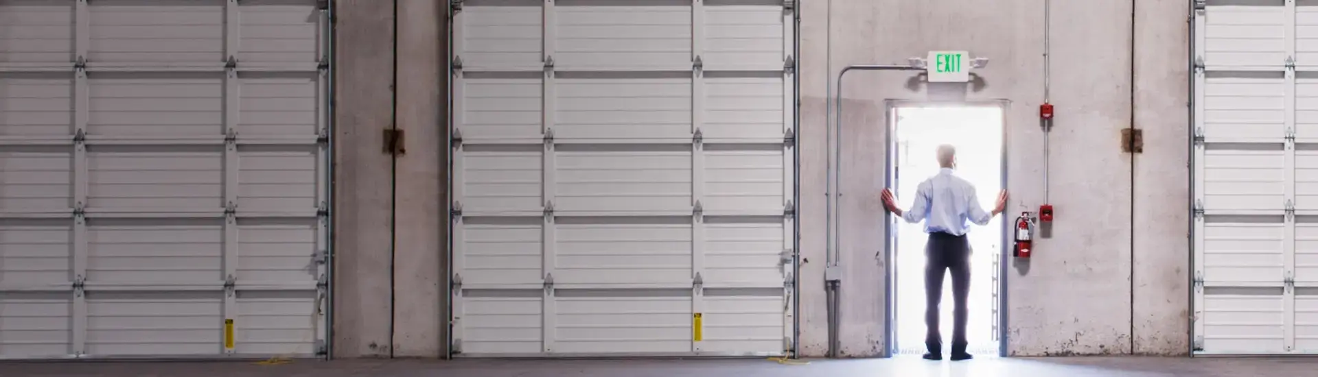 Carve-out: The picture shows a carve-out manager leaving a factory floor.