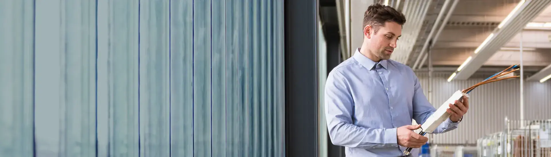 Interim ERP manager: The picture shows an ERP manager at work.