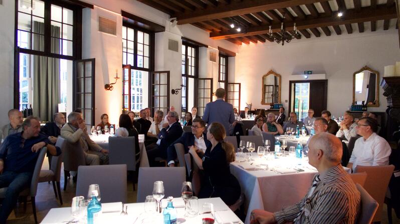 The picture shows the guests of the summer party of Deutscher Interim AG and Bayern Consult.