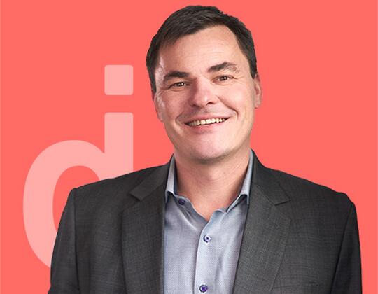 IT-savvy expert for sales and product management