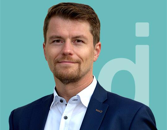 Modern interim CFO with entrepreneurial expertise