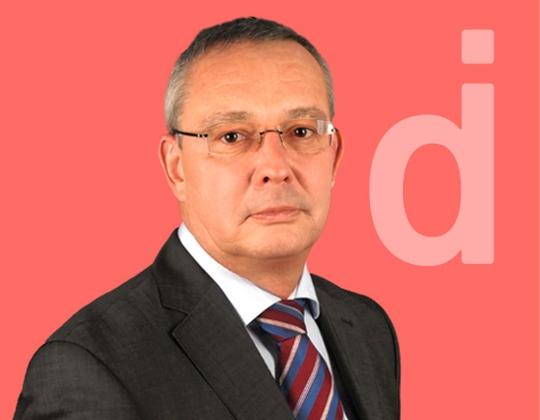 Ein Interim Manager für die Automobil- und Kunststoffindustrie.