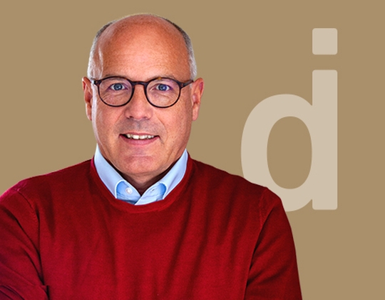 Ein Manager mit Expertise für Unternehmensentwicklung in der Medizintechnik-Branche.