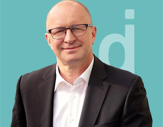 Shaper of medium-sized businesses