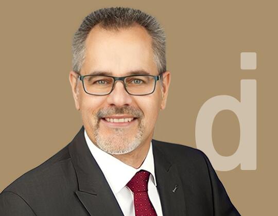 Cross-industry financial expert