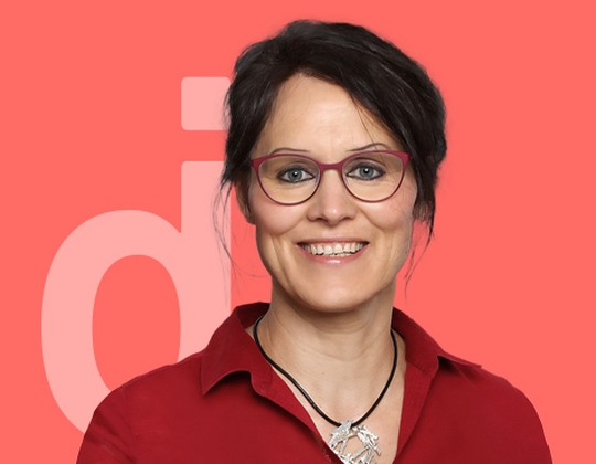 Promovierte Juristin mit Fokus auf Finanzierung sowie M&A