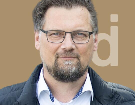 Experte für Finanzstrategien in komplexen Organisationen