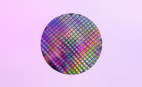 Symbolic image for the introduction of a PLM system in the semiconductor industry
