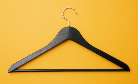 A symbolic image for increasing efficiency in textile production.